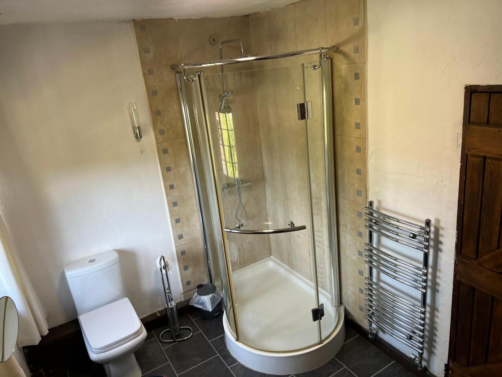 Tudor House - Double Room - En Suite Goff's Oak エクステリア 写真